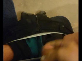 Gay masturbation with a happy ending