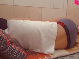 Sultry Hansel Thios solo bathroom adventure turns into a steamy solo session.