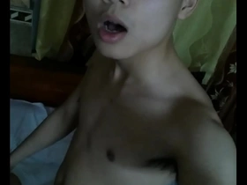 Gay Hanoi boy Le Anh Yi in action