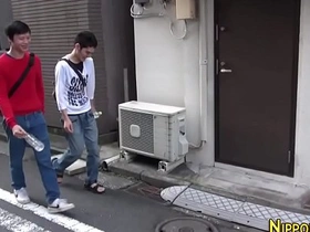 Gay fun with an Asian teen